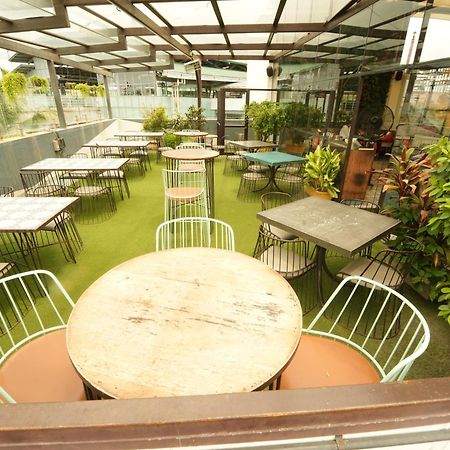 Hotel Vaishnavi Residency à Bangalore Extérieur photo