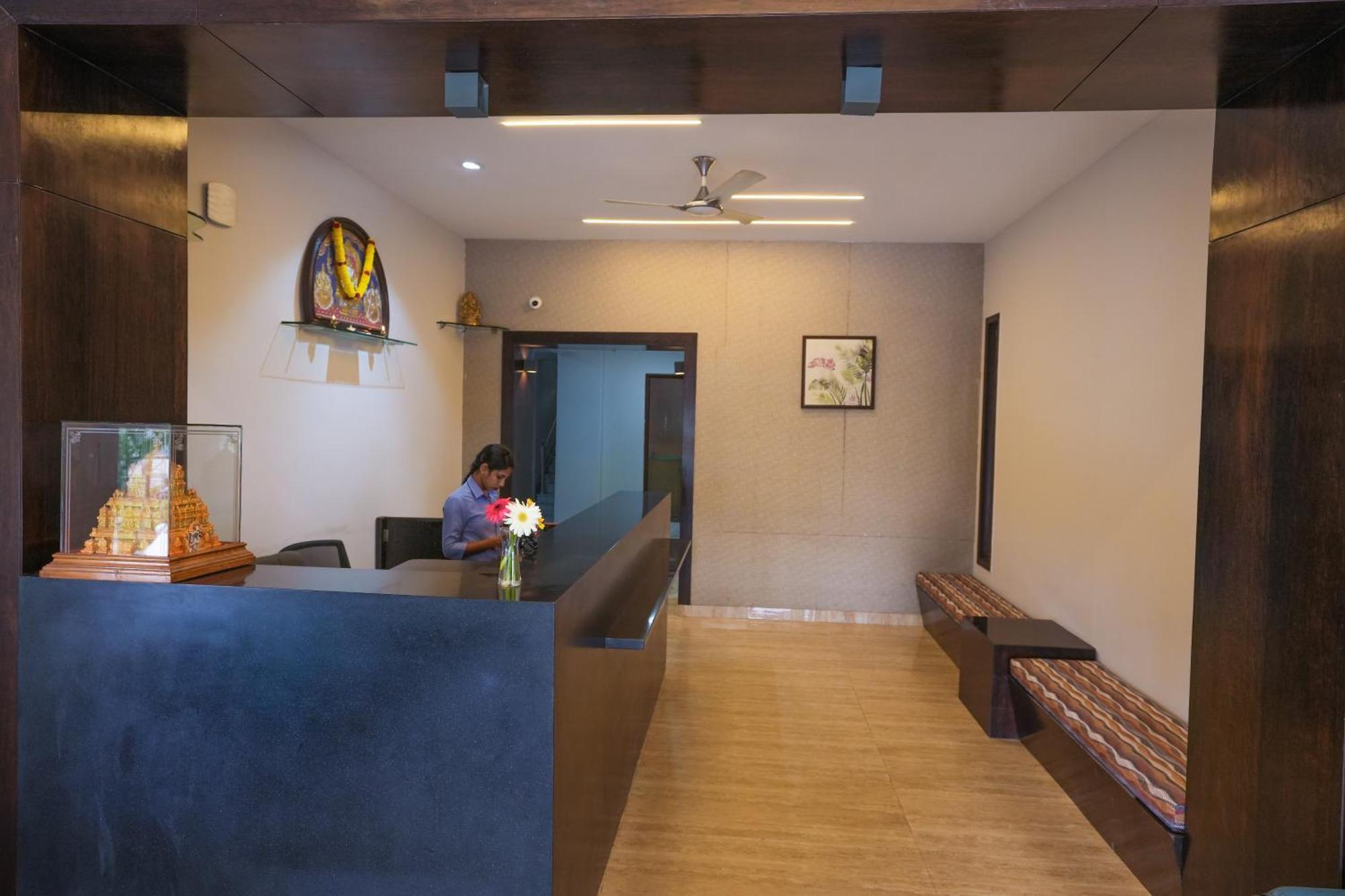 Hotel Vaishnavi Residency à Bangalore Extérieur photo