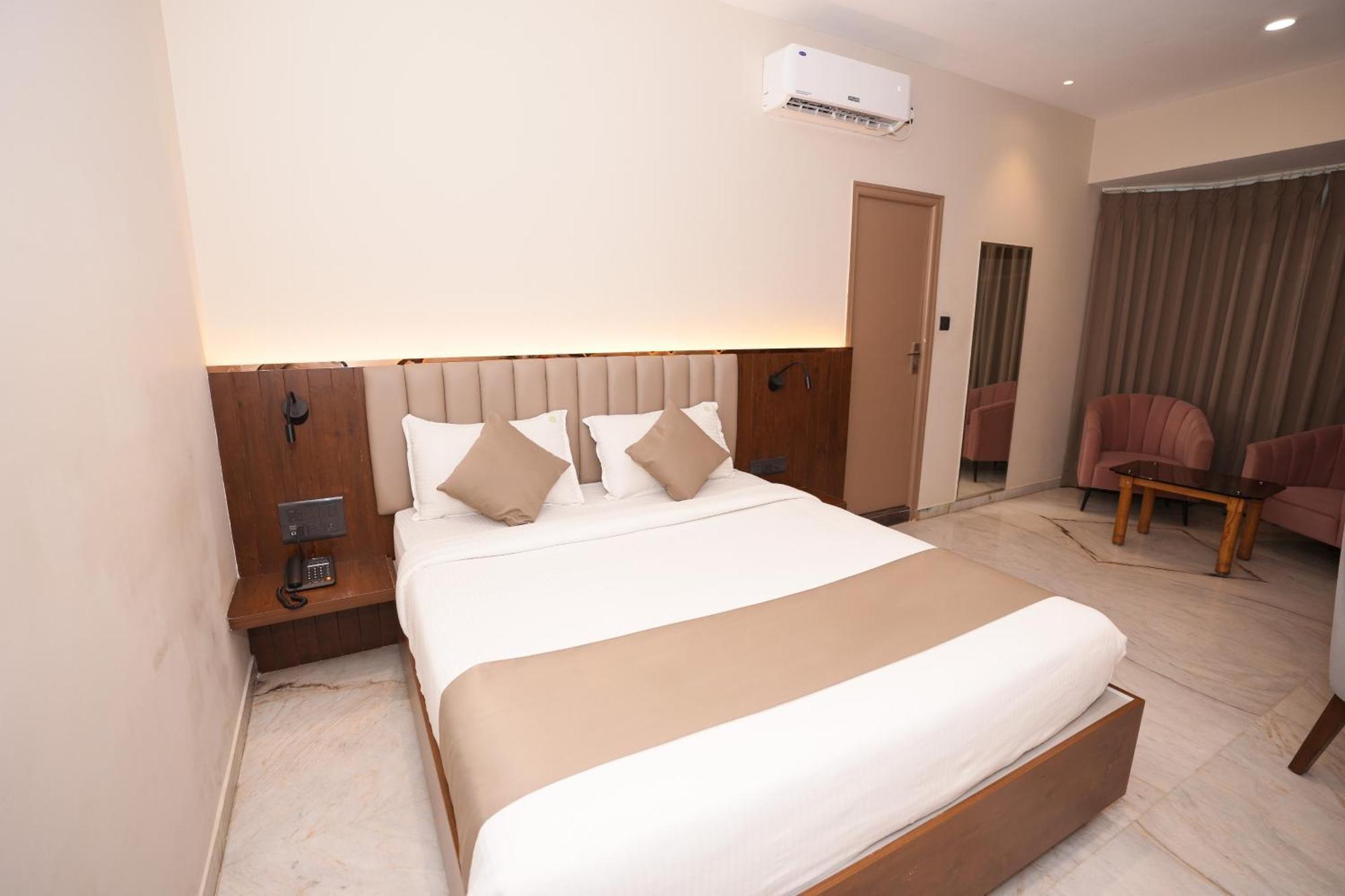 Hotel Vaishnavi Residency à Bangalore Extérieur photo